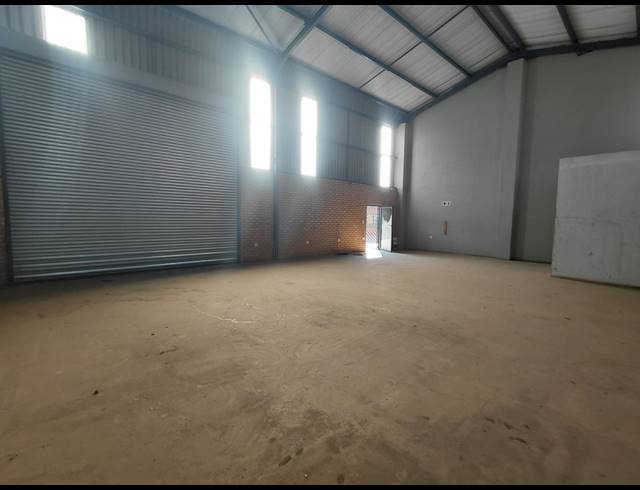 272M² WAREHOUSE TO LET IN CLAYVILLE